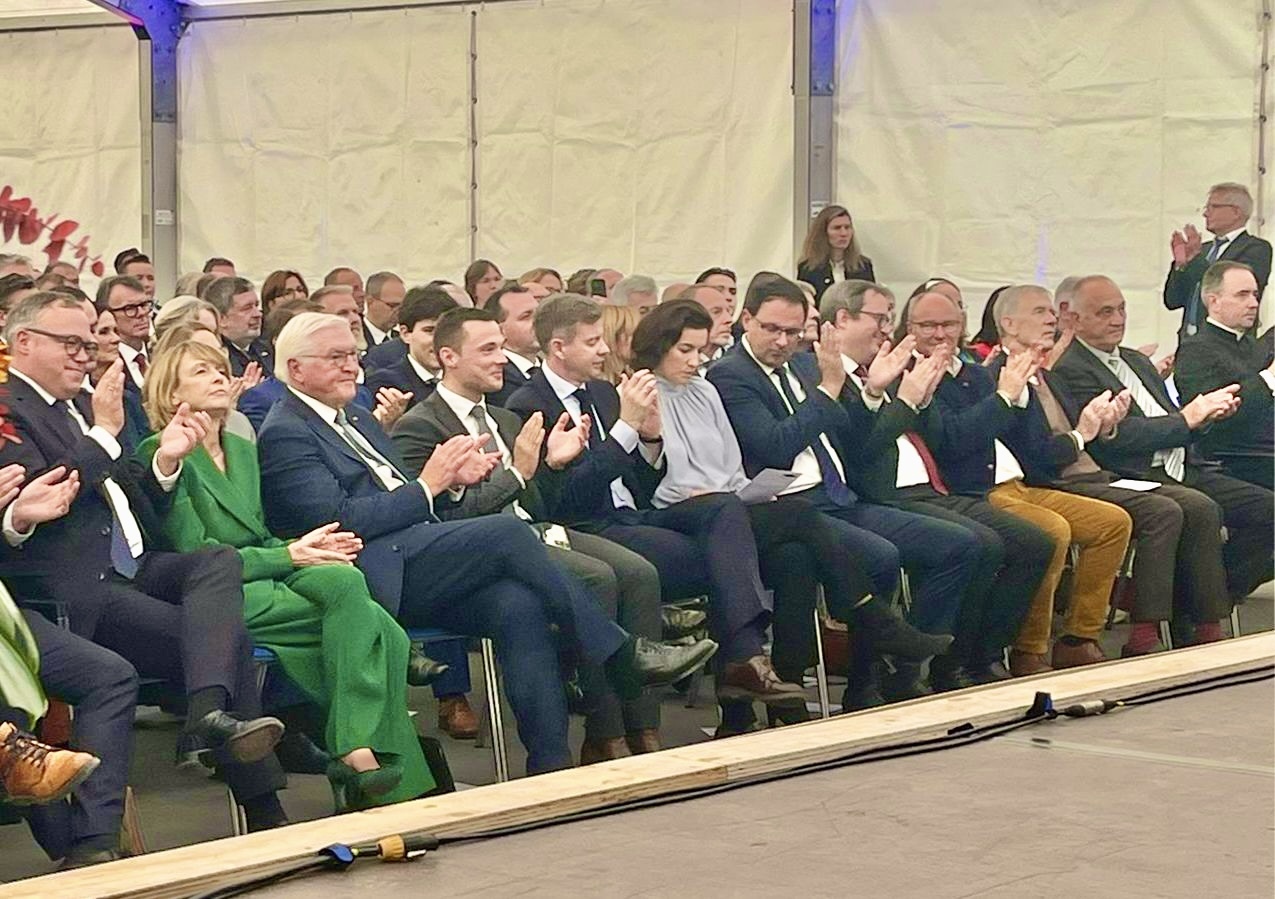 25-10-02 18-27-43 102365